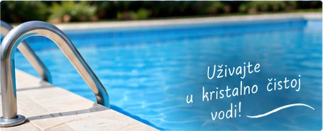 Čista bazenska voda